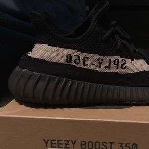Yeezy Boost 350 V2 Oreo